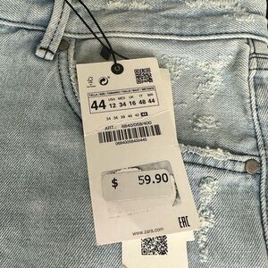 Zara Light Blue Distressed Women Jeans. Zara 6840/058
